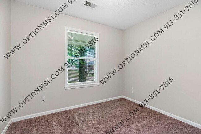 Building Photo - What a sweet ranch!