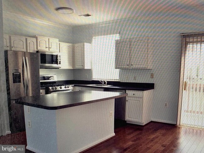 Building Photo - 21814 Kelsey Square