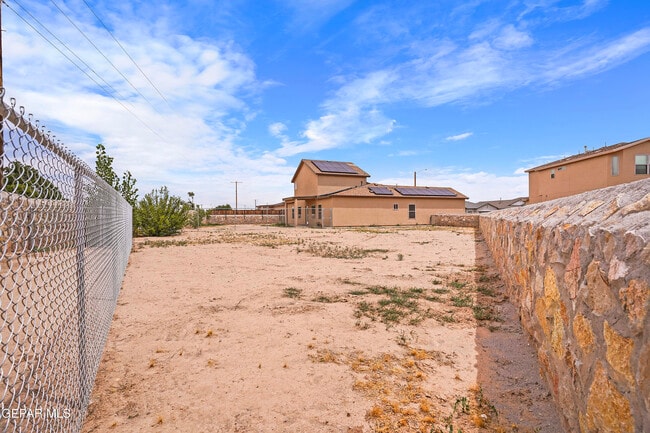 Building Photo - 618 Rafael Marmolejo St