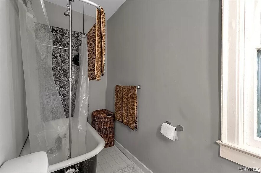 Building Photo - 175 Saint James Pl