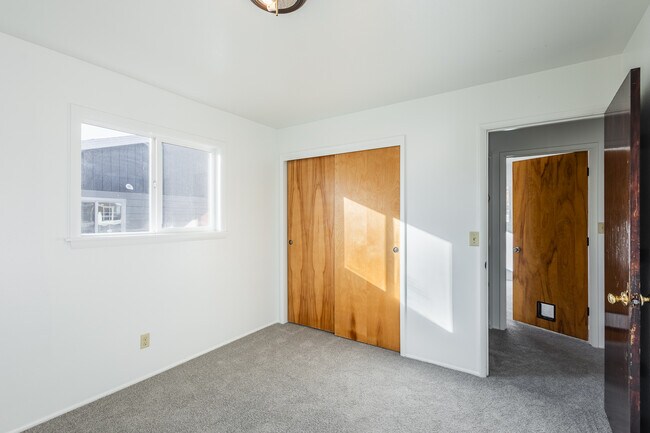 Building Photo - 1609 N Plateau Ave