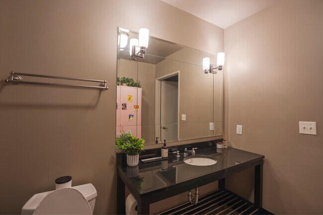 Building Photo - 849 S Broadway