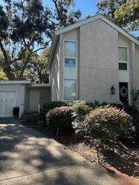 Building Photo - 231 Menendez Ave