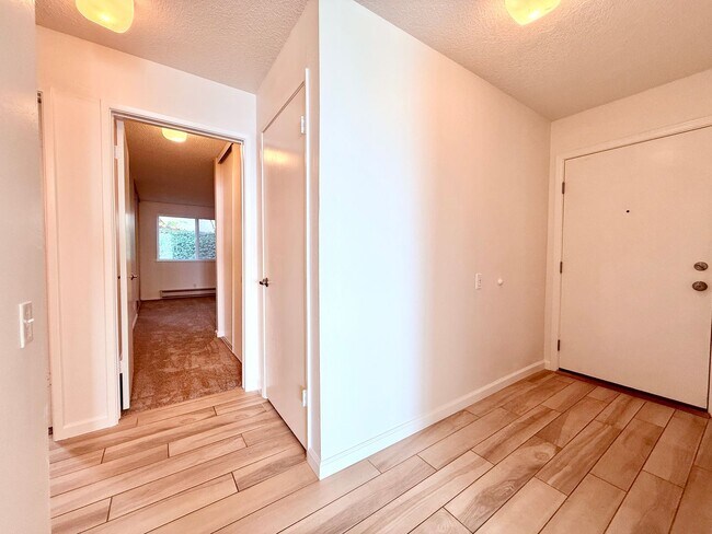 Building Photo - Recently Updated Condo with OCEAN VIEW - W...