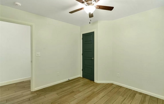 Building Photo - Stunning 3BD/2.5BTH Home in Mustang
