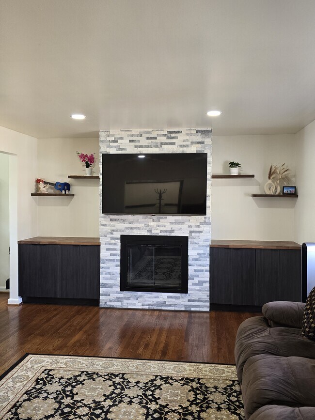 Building Photo - 3803 Towanda Rd