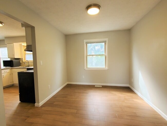 Building Photo - Renovated 4 bed in Westerville!