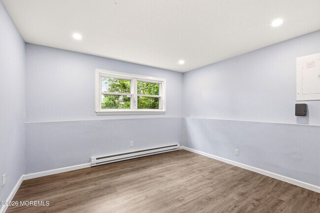 Building Photo - 3 Cherokee Dr