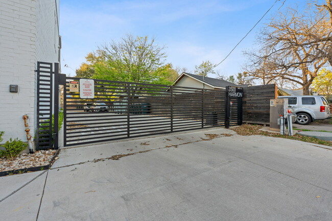 Building Photo - 3500 Harmon Ave