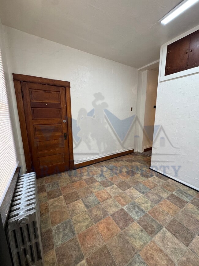 Building Photo - Studio Apartment