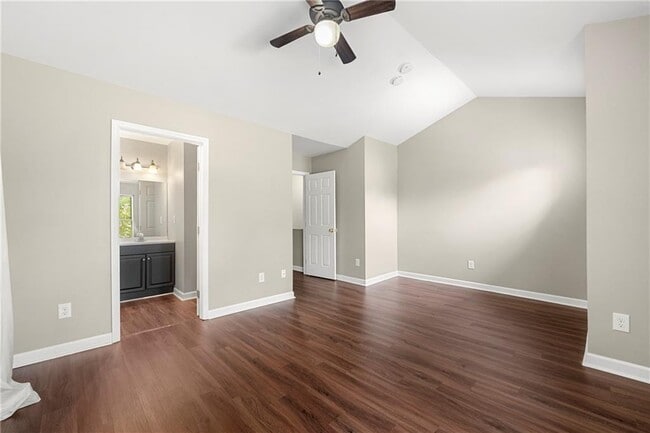 Building Photo - 2525 Walden Lake Dr