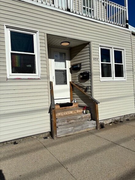 Building Photo - 408 Cass Ave