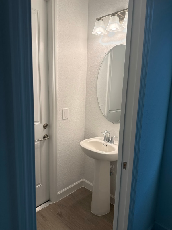 Building Photo - 7796 Lakes Edge Ln