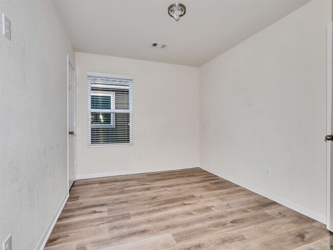 Building Photo - 12215 Zenith Ridge Way