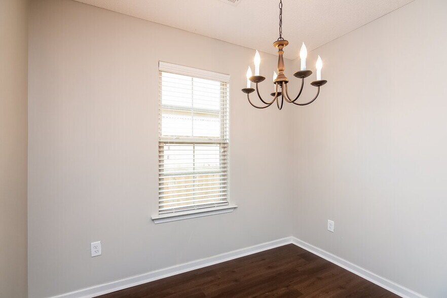 Building Photo - 9429 Darren Cir S