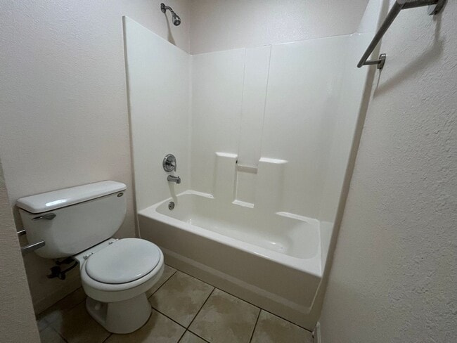 Building Photo - Cozy 2 bedroom 2bath Retreat near Randolph...