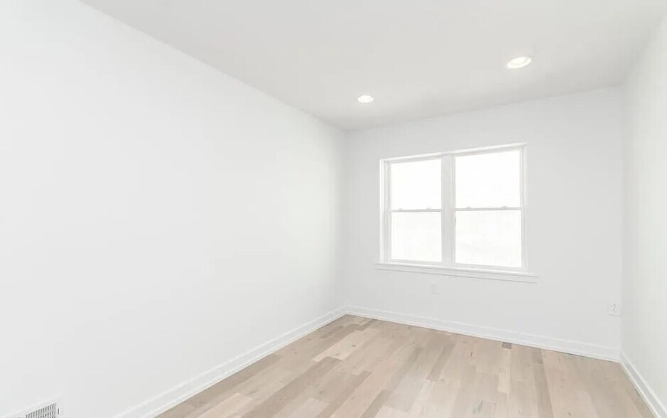 Building Photo - 1319 McKean St