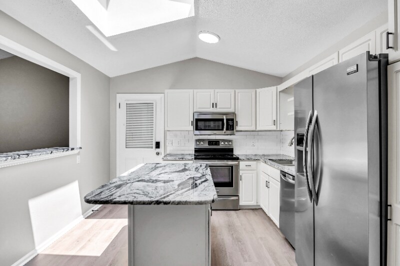 Building Photo - 110 Forestdale Dr