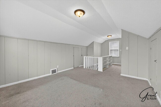 Building Photo - $1275 3 bedroom bungalow