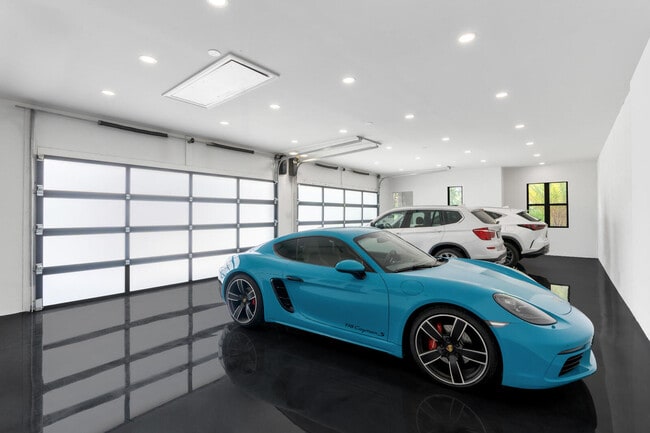 Building Photo - 14699 Black Bear Rd