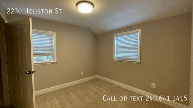 Building Photo - 2230 Houston St