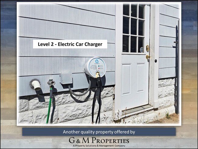Building Photo - 4-Bedroom Rental - Walk to Strong Hospital!