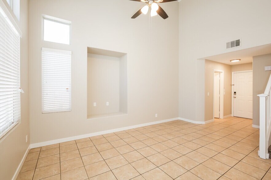 Building Photo - 2724 Advancement Ave