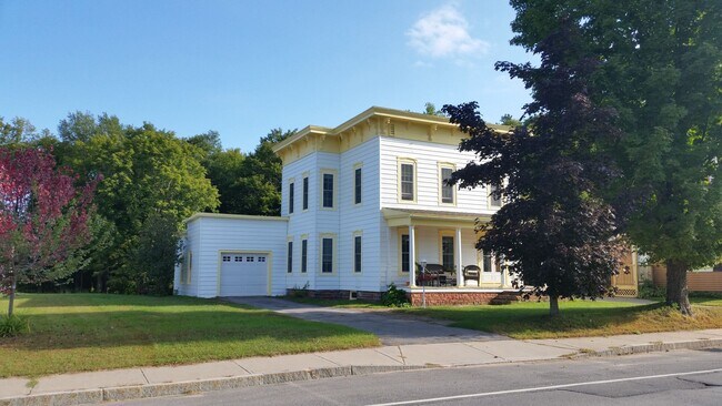 Building Photo - 68 Riverside Drive
