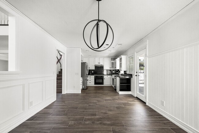 Building Photo - 39535 Oak Cir