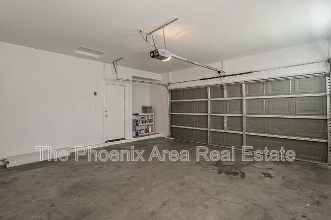 Building Photo - 4456 E Oxford Ln