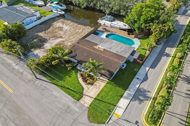 Building Photo - 3730 SW 47th Ct