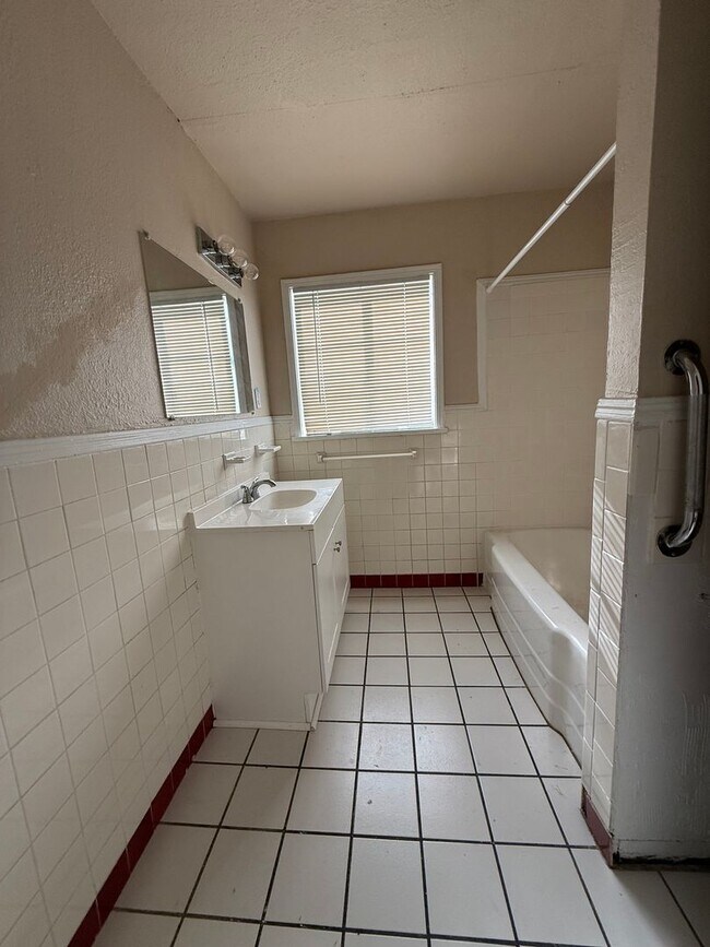 Building Photo - Charming 2 bedroom, 1 bathroom home in Norman