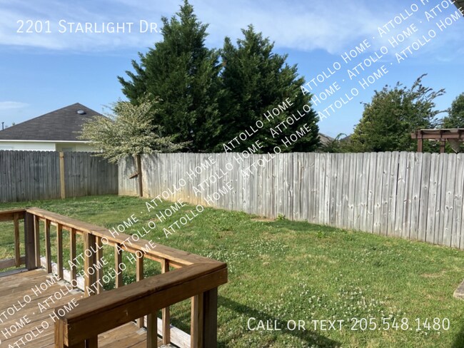 Building Photo - 2201 Starlight Dr