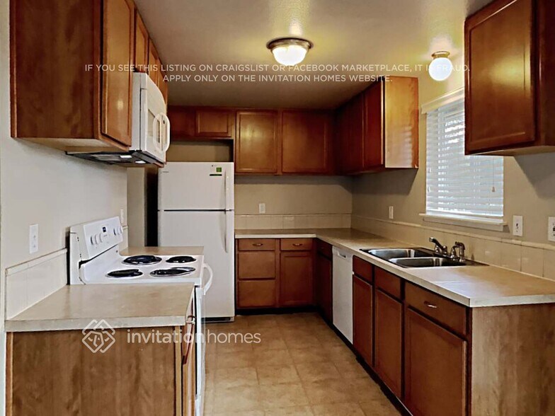 Building Photo - 1719 S 47th St