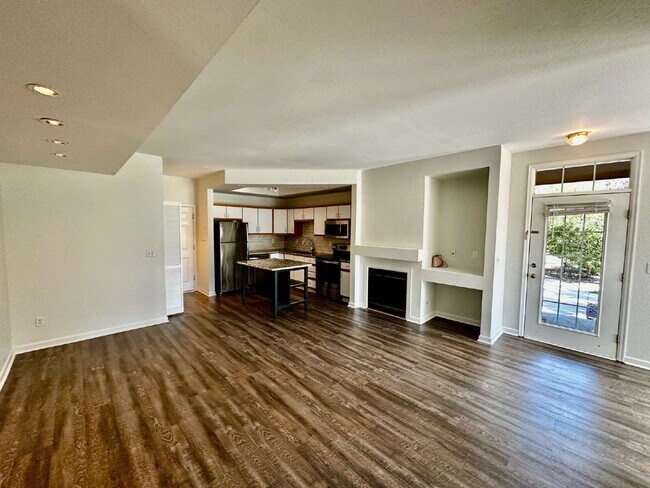 Building Photo - "Spacious 2-Bed, 2-Bath Condo with Pool Ac...
