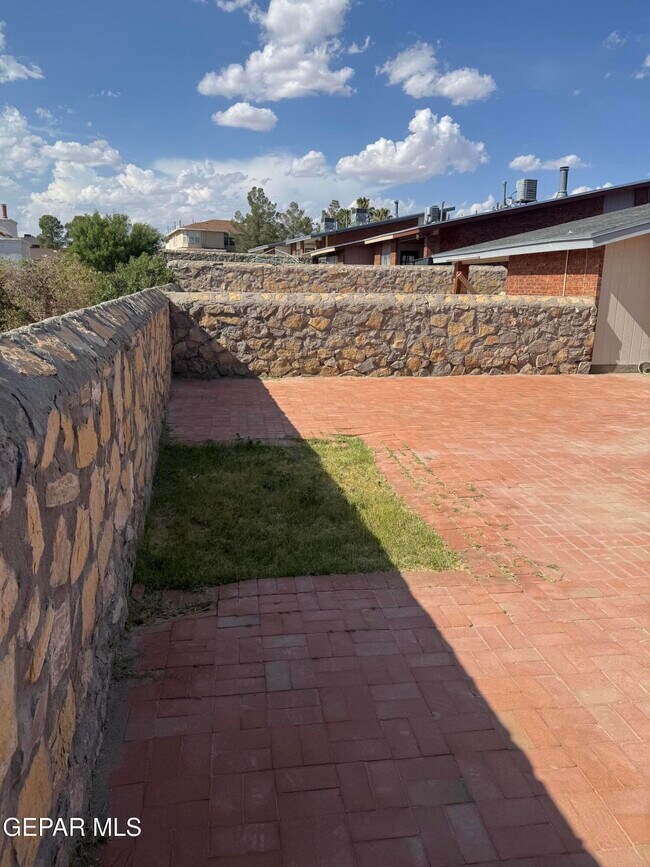 Building Photo - 1333 Trudy Elaine Dr
