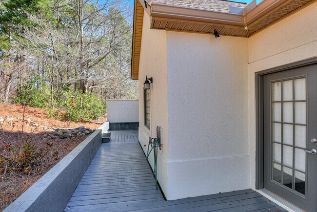Building Photo - 133 Sweet Gum Ln
