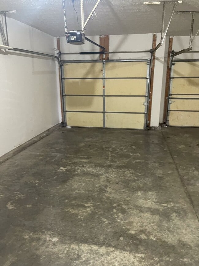 Building Photo - 3350 Edison Dr