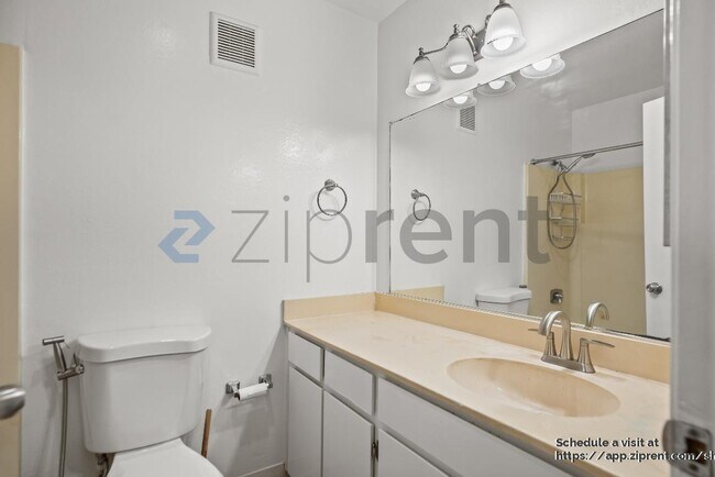 Building Photo - 1041 Shell Blvd