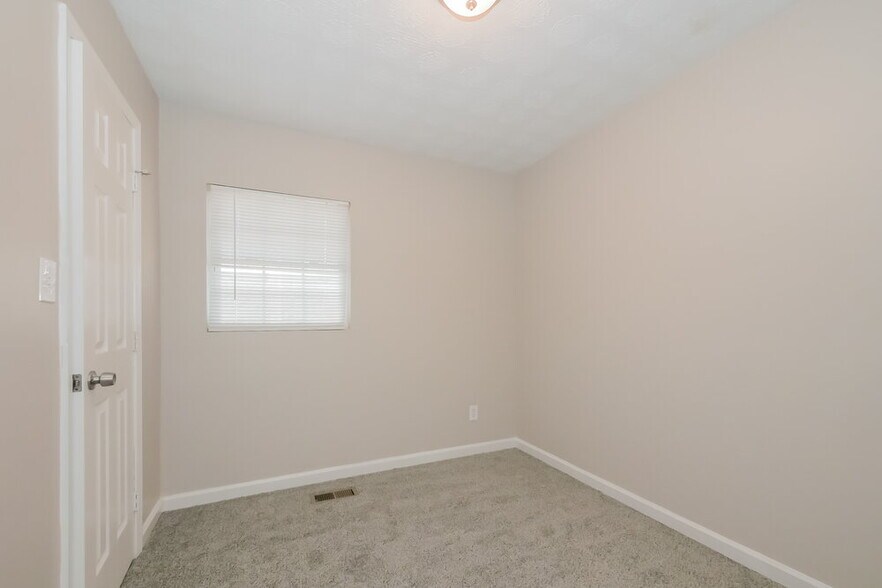 Building Photo - 8872 Channing Dr