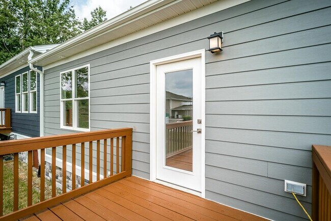 Building Photo - 1575 Port Hills Dr