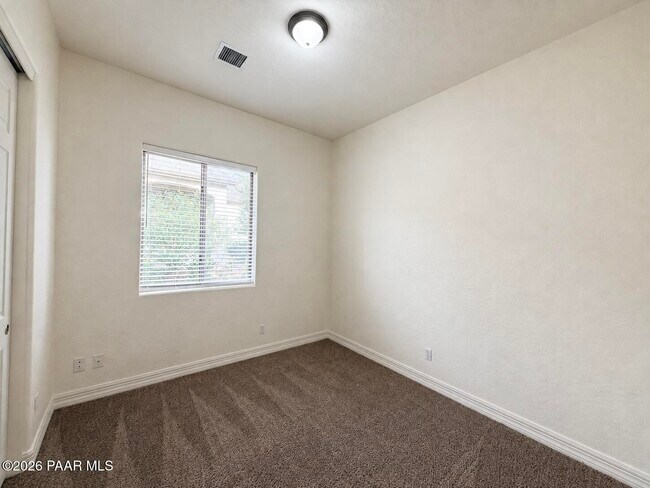 Building Photo - 6919 E Elbrook Ave