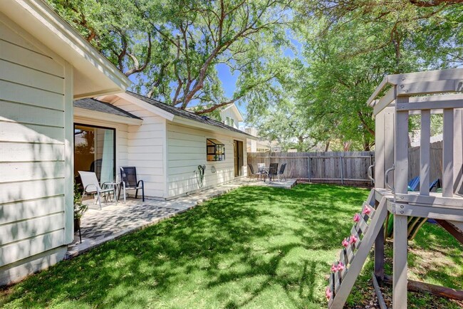 Building Photo - 5609 Courtyard Cove