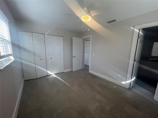 Building Photo - 322 Lasayette Dr NE