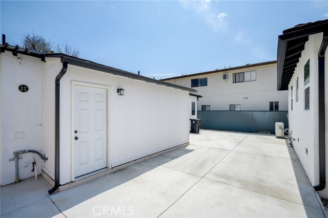 Building Photo - 1007 W Angeleno Ave