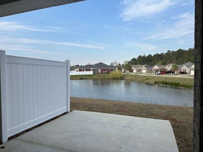 Building Photo - 443 3rd Loop Rd