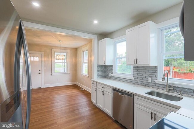 Building Photo - 6512 Golden Ring Rd