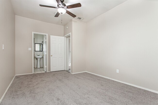 Building Photo - 4713 Virginia Ave