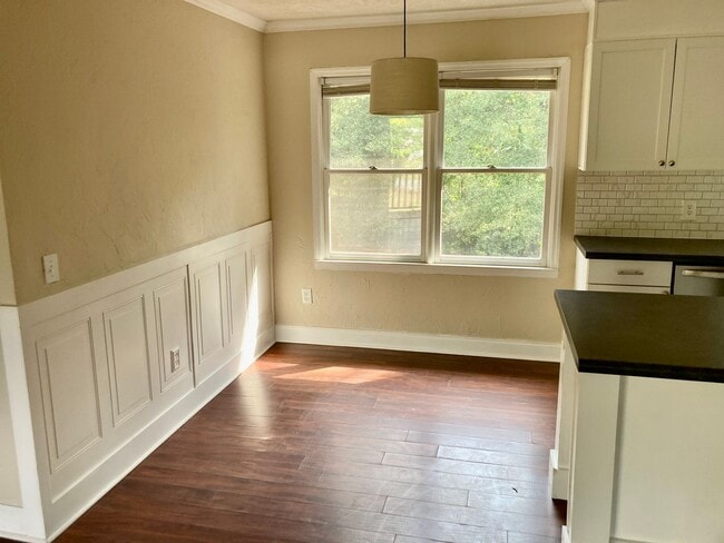 Building Photo - 444 Cherokee Dr