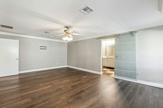 Building Photo - 1510 Glenbrook Dr